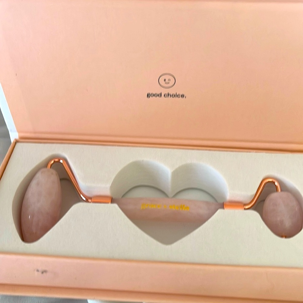 Grace & Stella rose roller